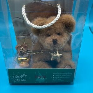 Boyd’s plush bear Angela Lil Sumptin’ gift set